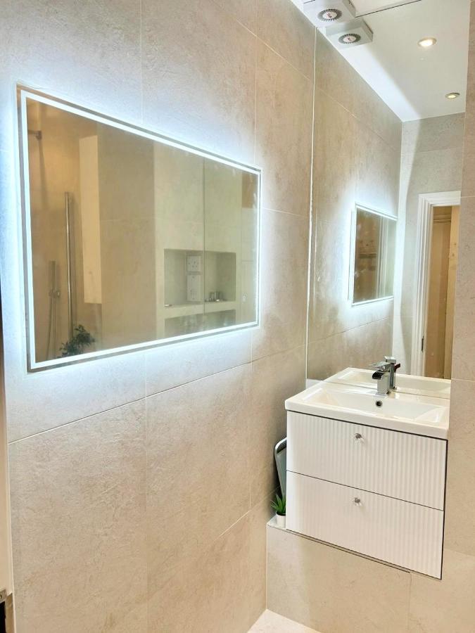 Apartamento Charming 2 Beds In Chelsea By Earl'S Court Station Londres Exterior foto