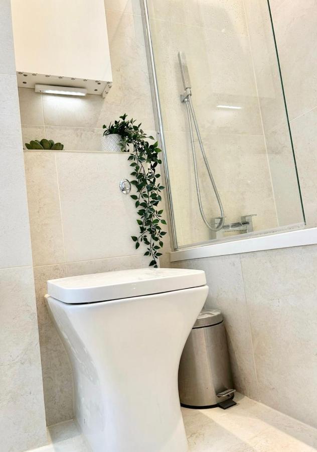 Apartamento Charming 2 Beds In Chelsea By Earl'S Court Station Londres Exterior foto